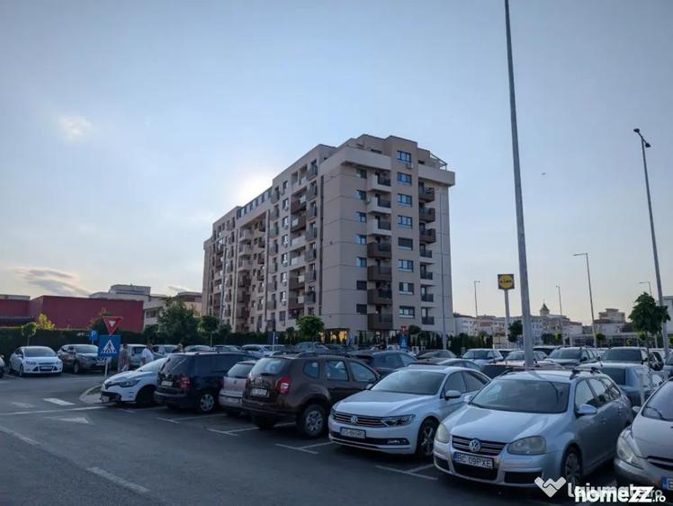 Apartament cu 3 camere decomandat în Ștefan cel Mare