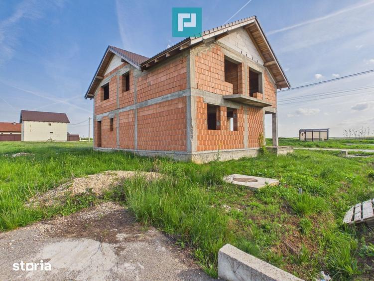 Casă cu 6 camere cu Teren 500 Mp în Central