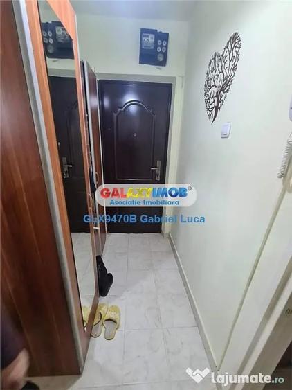 Apartament cu 3 camere decomandat în Giurgiului