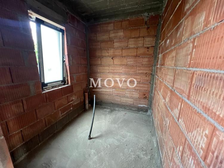 Duplex cu 4 camere cu Canalizare în Giroc