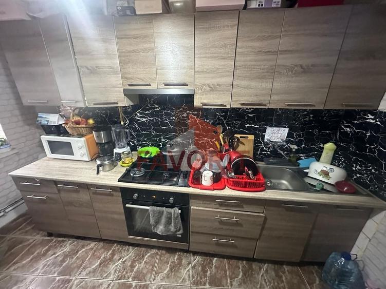 Apartament cu 4 camere decomandat, mobilat în Steaua