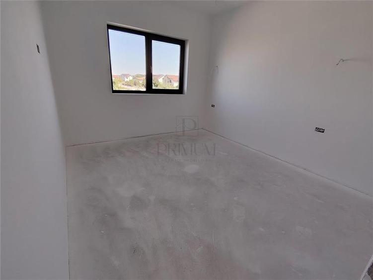 Duplex cu 4 camere cu Canalizare în Moșnița Nouă