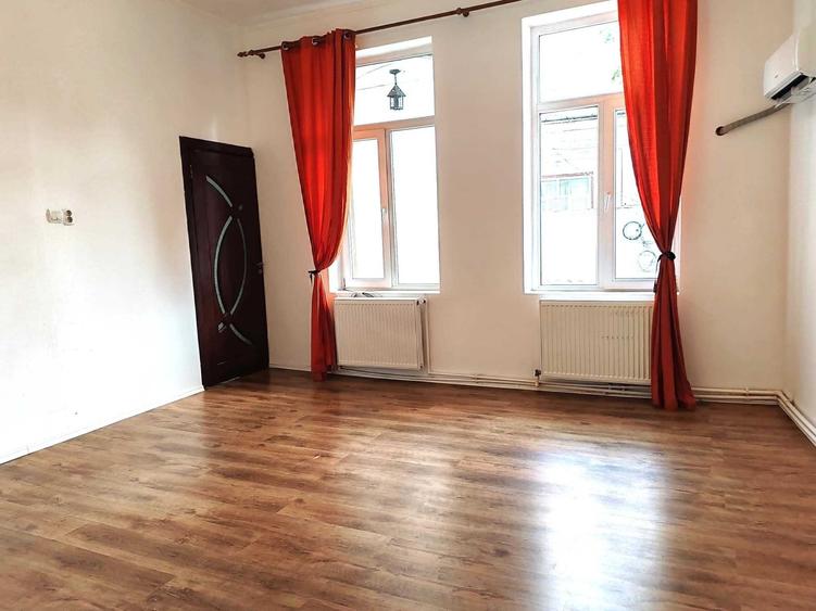 Casă cu 2 camere cu Teren 90 Mp în Foișorul de Foc