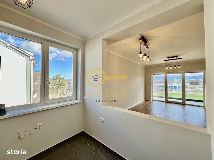 Apartament cu 5 camere în Cristian