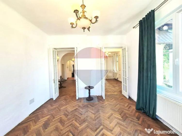 Apartament cu 4 camere decomandat în Tineretului