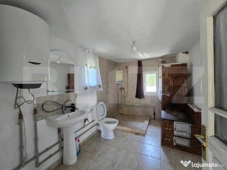 Casă cu 5 camere cu Teren 1459 Mp în Produlești