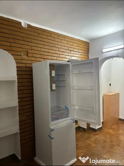 Apartament cu 3 camere decomandat în Obcini