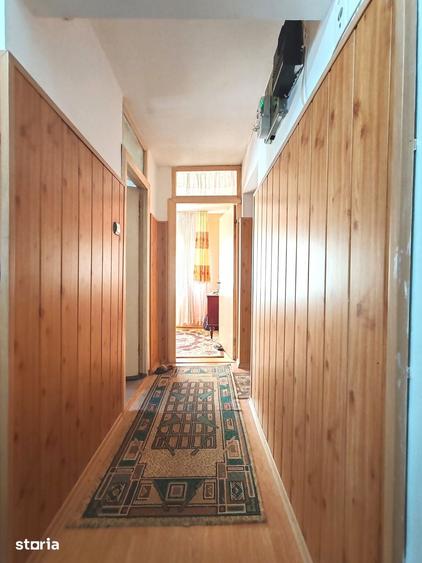 Apartament cu 3 camere decomandat în Prundu