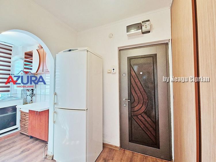 Apartament cu 2 camere semidecomandat, mobilat în Trivale