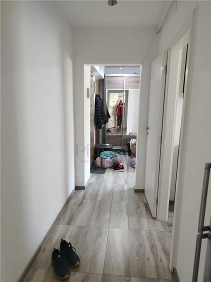 Apartament cu 3 camere semidecomandat în Șagului