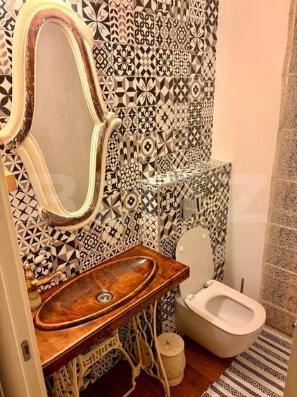 Penthouse cu 3 camere semidecomandat, mobilat în Gruia