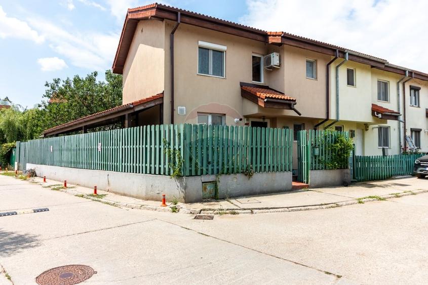 Casă cu 4 camere cu Teren 210 Mp în Central