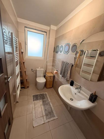 Apartament cu 2 camere semidecomandat în Florești