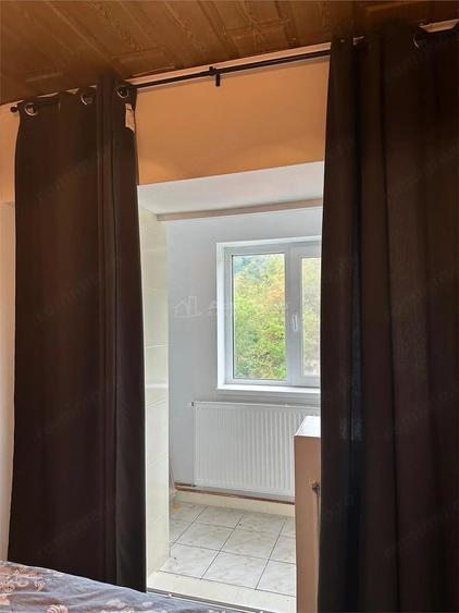 Apartament cu 3 camere decomandat în Cuptoare (Reșița)