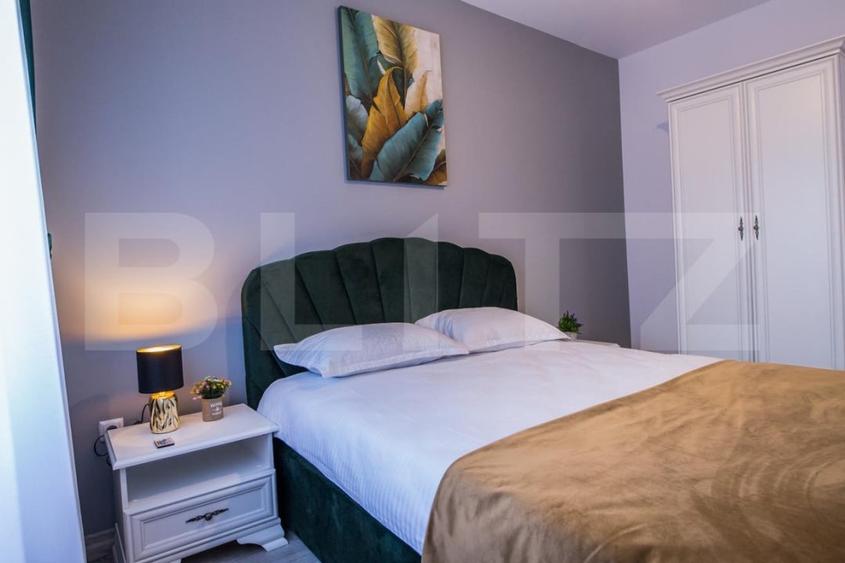Apartament cu 3 camere semidecomandat, mobilat în Central
