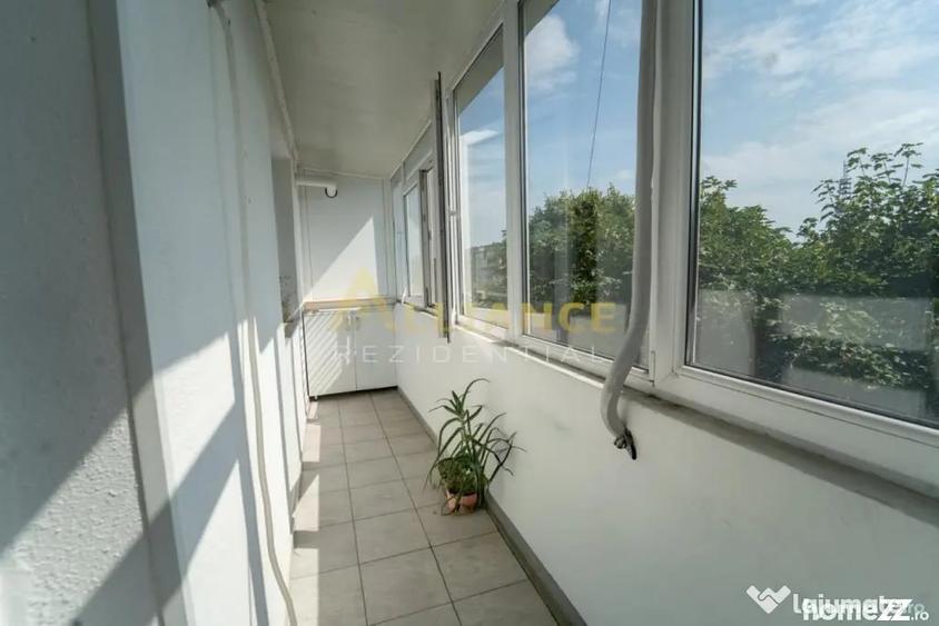 Apartament cu 2 camere semidecomandat în Berceni
