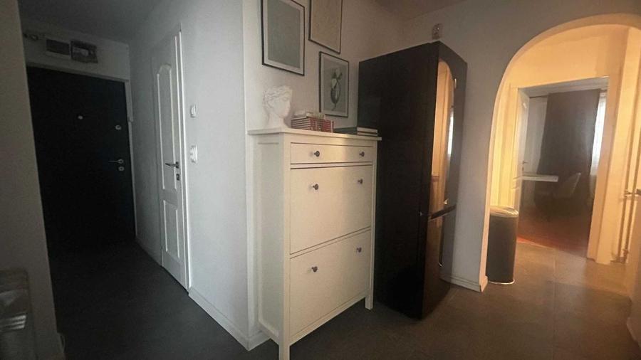Apartament cu 2 camere decomandat, mobilat în Tei