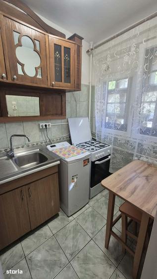 Apartament cu 4 camere semidecomandat în Ștefan cel Mare