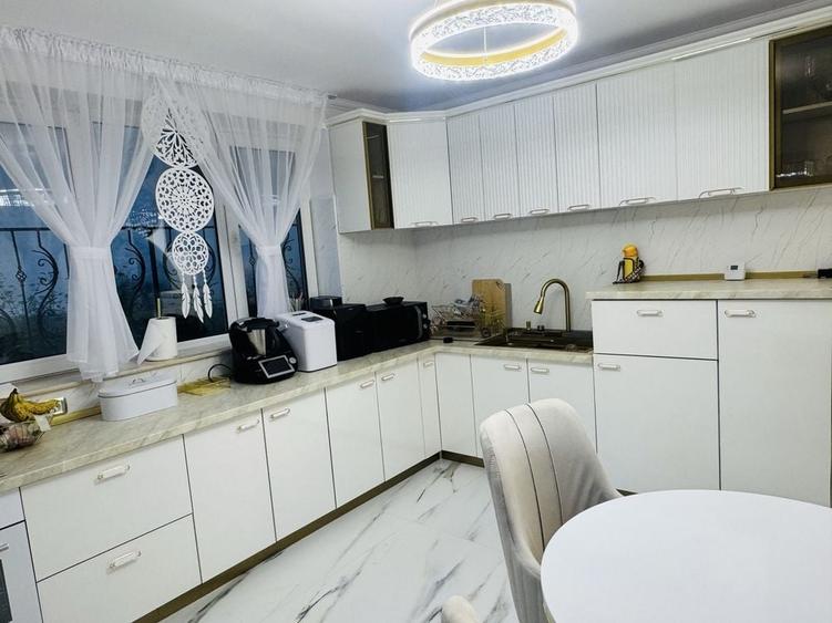 Casă cu 4 camere cu Teren 300 Mp în Codlea