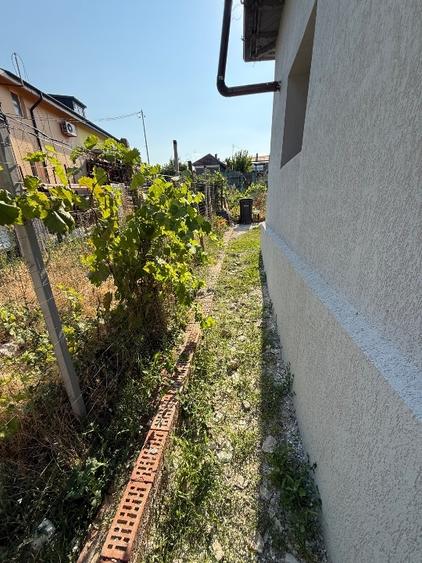Casă individuală cu 3 camere cu Canalizare în Central