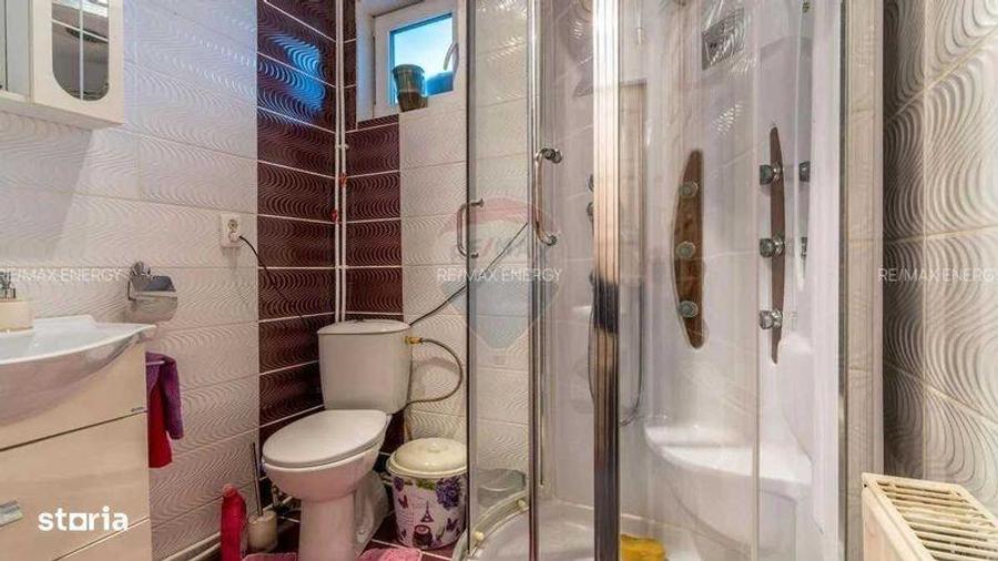 Casă cu 4 camere cu Teren 160 Mp în Călățele