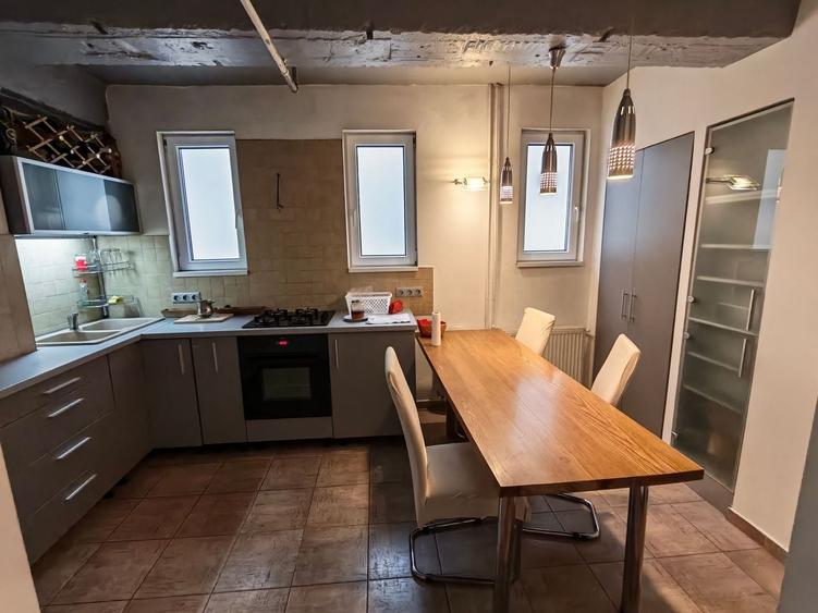 Apartament cu 3 camere semidecomandat, mobilat în Gheorghe Lazăr