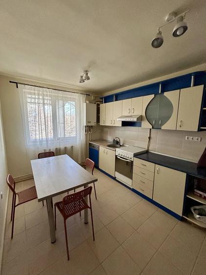 Apartament cu 2 camere semidecomandat în Careiului