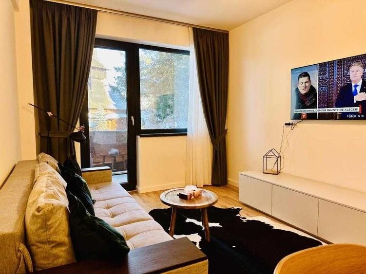 Apartament cu 2 camere decomandat în Poiana Brașov