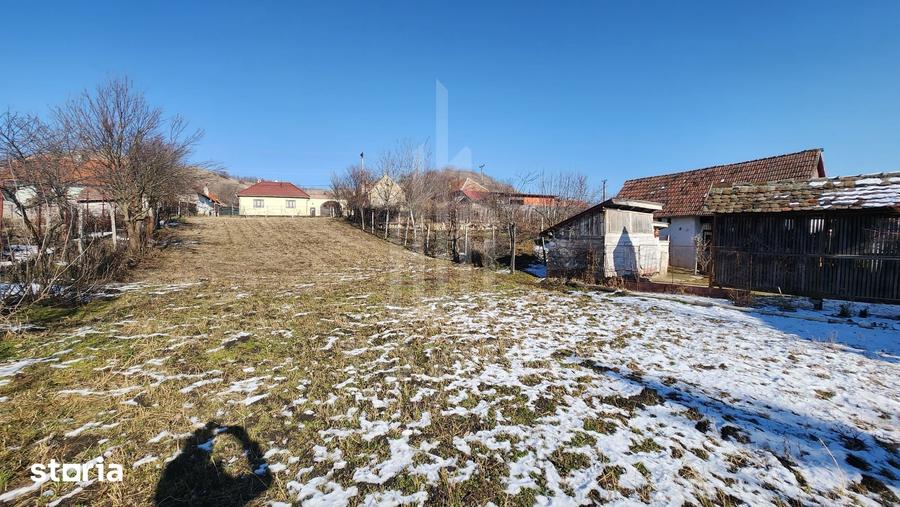 Casă cu 5 camere cu Teren 800 Mp în Șeica Mare