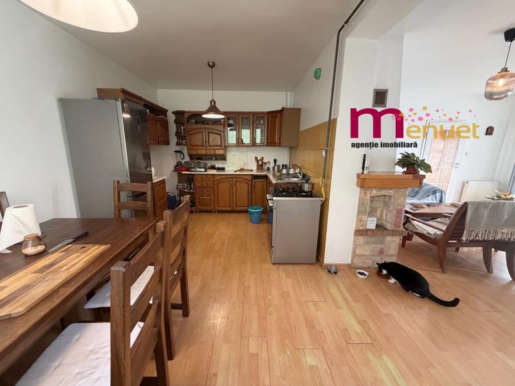 Casă cu 4 camere cu Garaj în Ultracentral