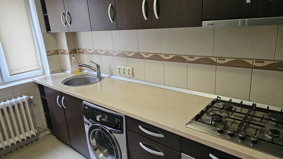 Apartament 2 camere, etaj 1/4, zona Podu Ros - 4