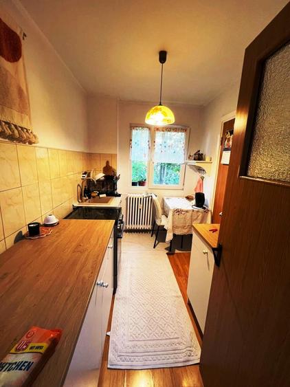 Apartament cu 3 camere semidecomandat în Gorjului