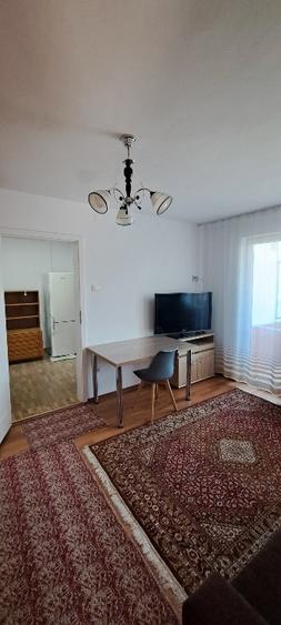 Apartament cu 2 camere semidecomandat, mobilat în Central
