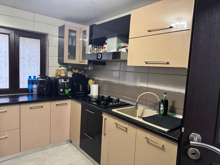 Apartament cu 3 camere decomandat în Dorobanți