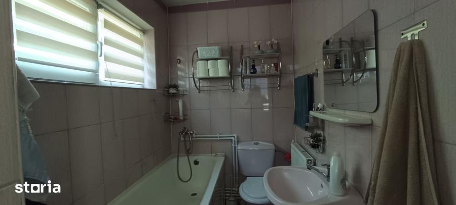Casă cu 3 camere cu Teren 155 Mp în Bariera Vâlcii