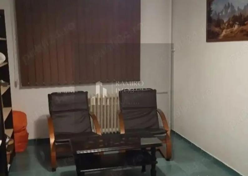 Apartament cu 3 camere semidecomandat în Central