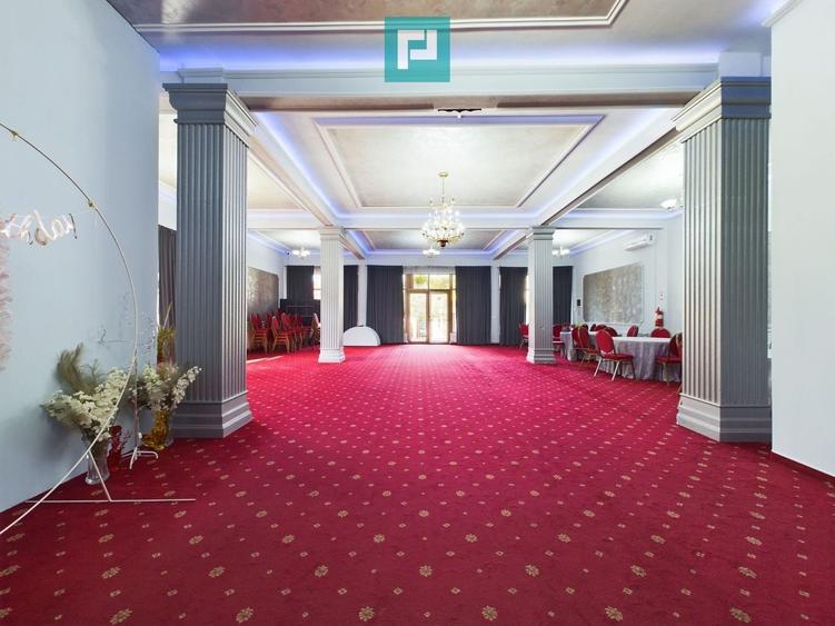 Casă individuală cu 7 camere cu Teren 400 Mp în Ultracentral