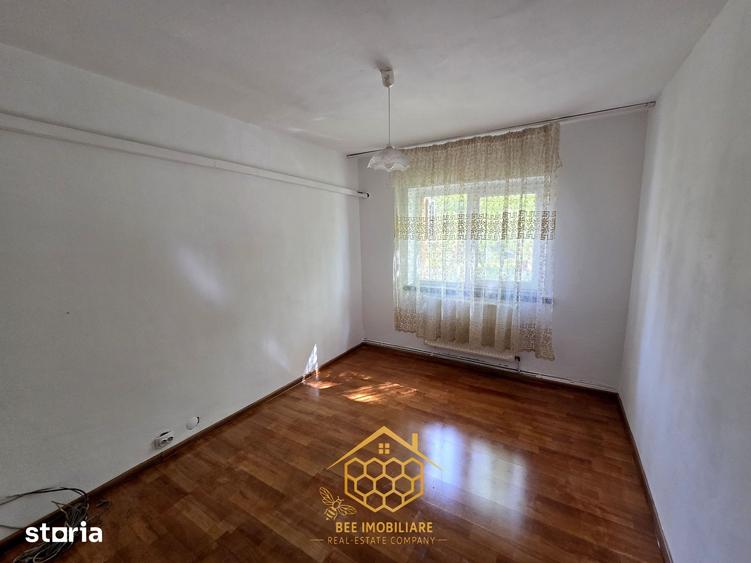 Apartament cu 3 camere decomandat în 1 Mai