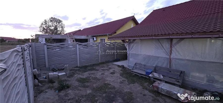 Casă cu 3 camere cu Teren 250 Mp în Bucovăț (Remetea Mare)