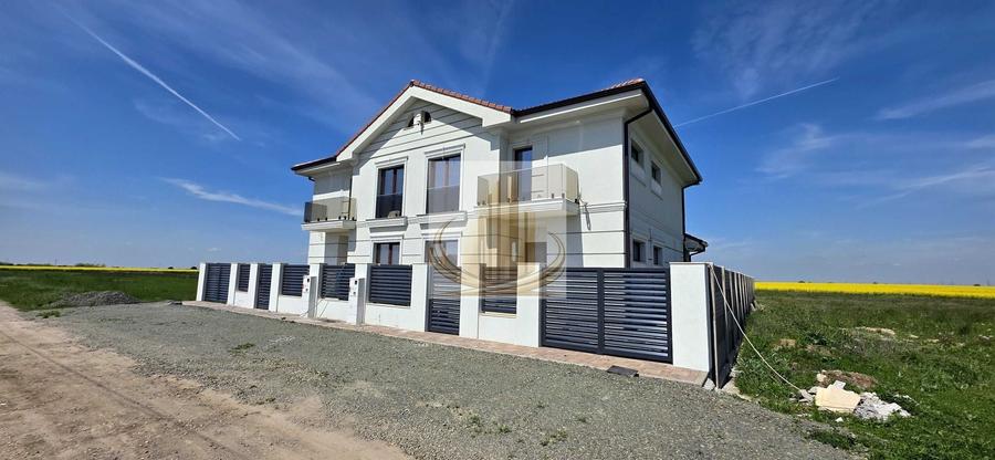 Duplex cu 5 camere cu Canalizare în Săcălaz