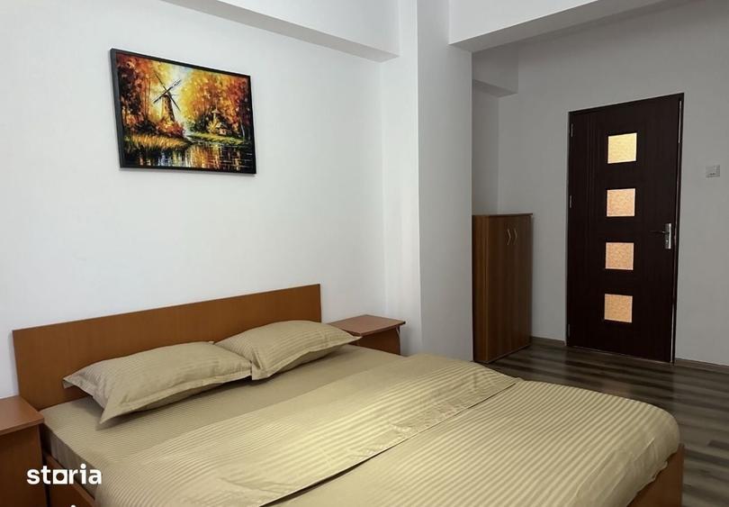 Apartament cu 3 camere decomandat, mobilat în P-ța Romană