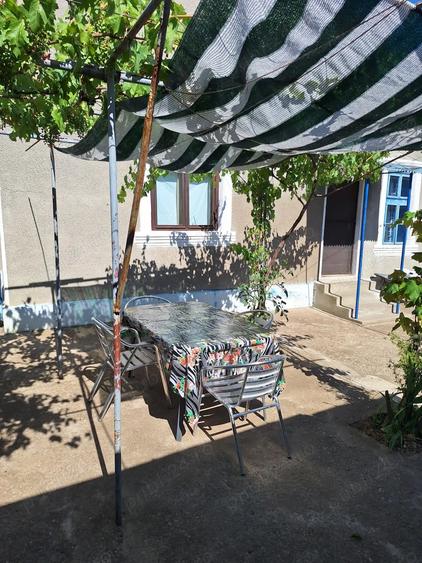 Casă cu 6 camere cu Teren 800 Mp în Pădina
