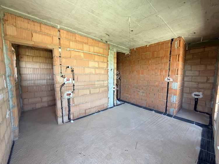 Duplex cu 3 camere cu Teren 330 Mp în Moșnița Nouă