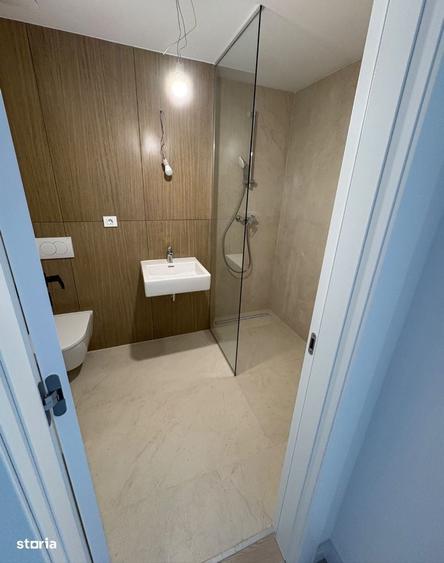 Apartament cu 3 camere decomandat în Jiului