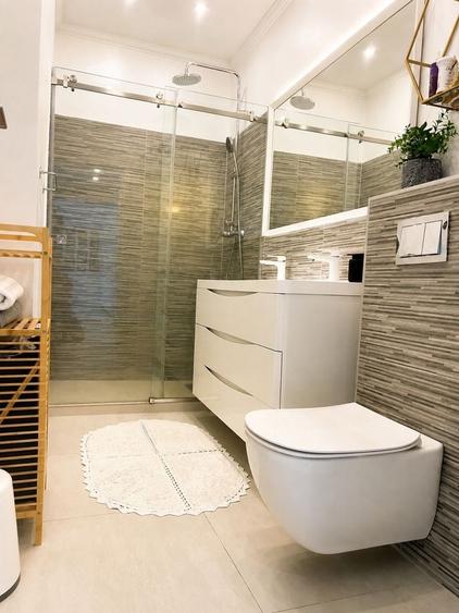 Apartament cu 3 camere decomandat în Lazaret