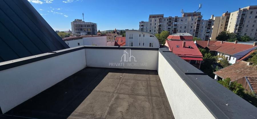 Apartament cu 4 camere decomandat în 7 Noiembrie