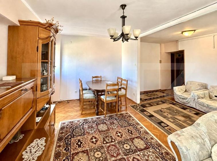 Apartament cu 3 camere decomandat, mobilat în Central