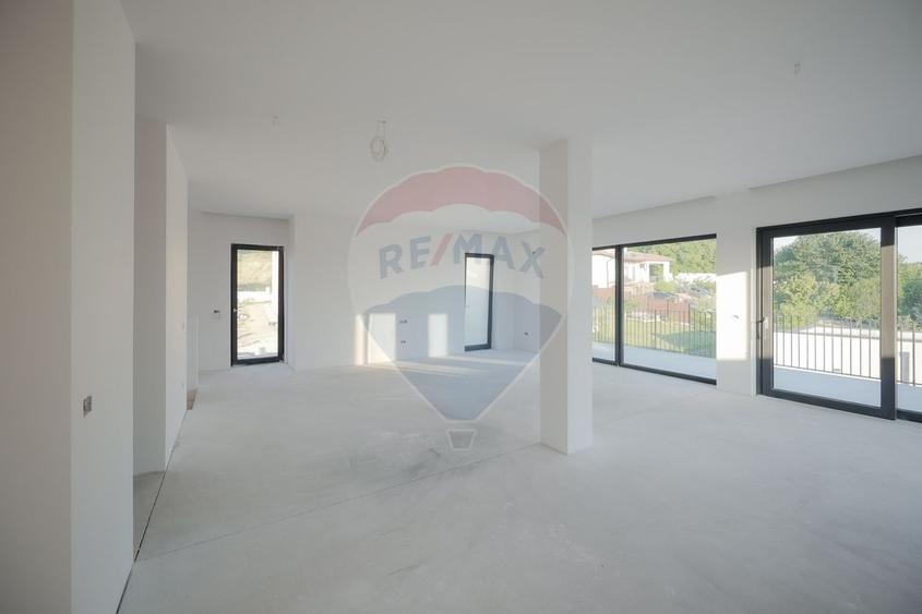 Casă individuală cu 4 camere cu Teren 575 Mp în Dealuri Oradea