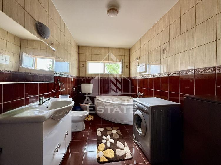Casă individuală cu 6 camere cu Canalizare în Ghirodei