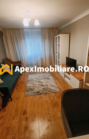 Apartament cu 3 camere semidecomandat, mobilat în Tineretului